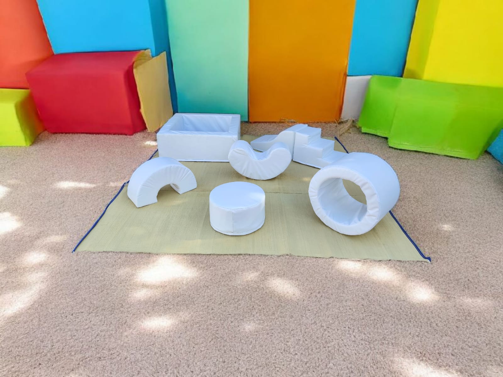 חבילת ג'ימבורי לבן להשכרה